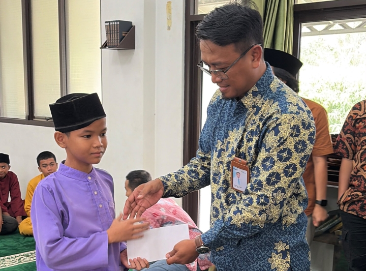 Momen Hari Kesaktian Pancasila Tebarkan Kepedulian di Ring 1 PLTU Tenayan oleh Derma Nusantara Vol. 2