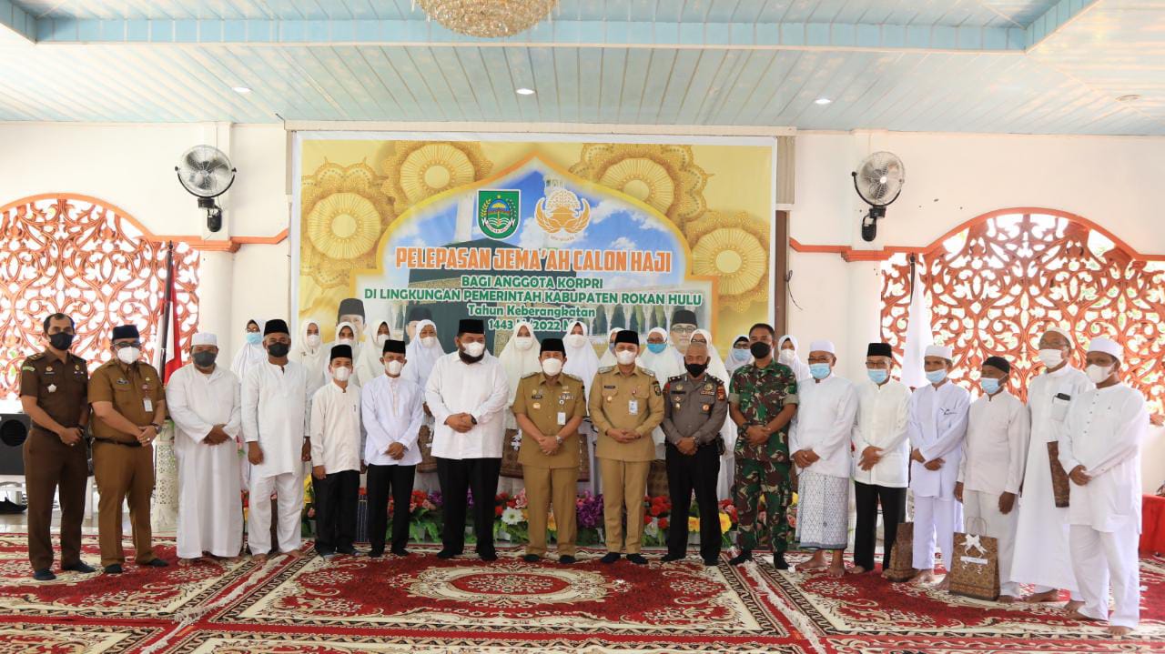 Bupati H. Sukiman Lepas 26 JCH Bagi Anggota Korpri Rohul