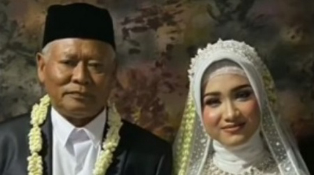 Kisah Kakek 65 Tahun Nikahi Gadis 19 Tahun, Pandangan Pertama di Pantai
