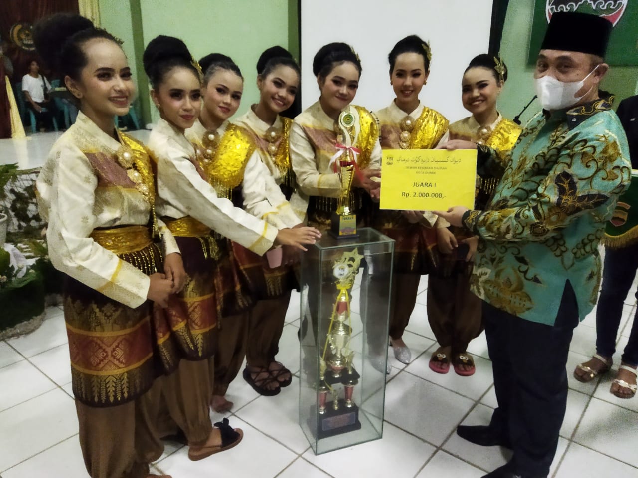 Asisten III Setdako Dumai Tutup Festival Tari Zapin Tradisi Tingkat SMP Tahun 2021.