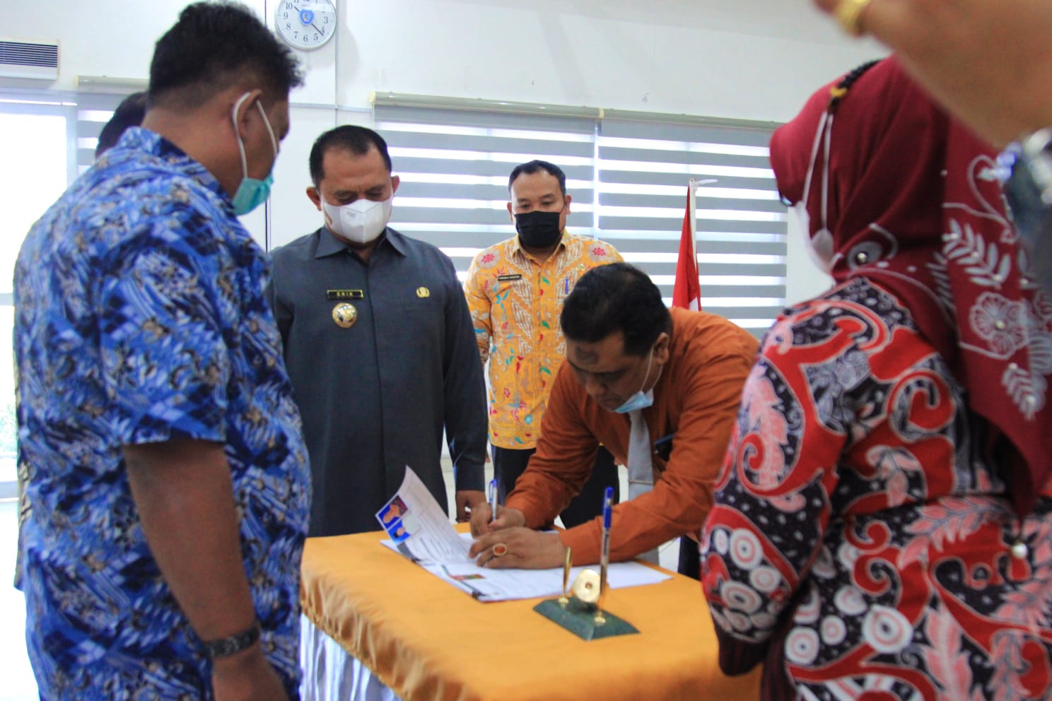 Disaksikan Bupati, Kepala Desa Se-Labuhanbatu Tandatangani MOU Dengan Bank Sumut