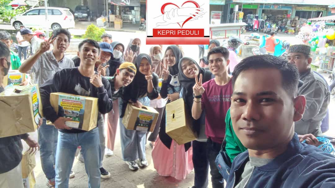 KEPRI PEDULI bersama Gabungan Organisasi dan Mahasiswa Melakukan Penggalangan Bantuan Korban Longsor di Serasan