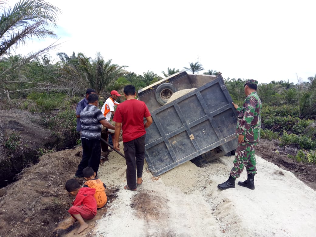 TMMD ke 107, Truk Langsiran Kembali Terperosok