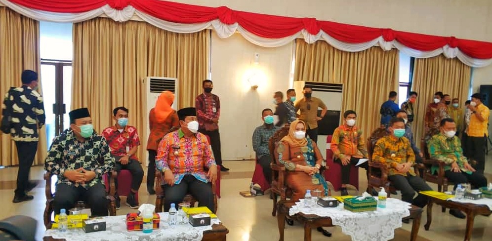 Bupati Rohil Afrizal Sintong Rapat Bersama Gubernur Bahas Blok Rokan
