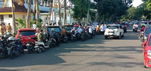 Telat Ikut Upacara, Seratusan ASN Pemprov Riau Tertahan di Luar Pagar