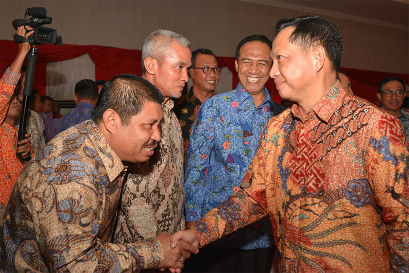 Bupati Amril Siap Laksanakan Instruksi Kapolri, Ramah Tamah dengan Tito Karnavian