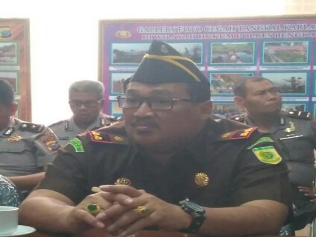 Lelang Ribuan HP, Kejari Bengkalis Setor PNBP Rp7,7 Miliar