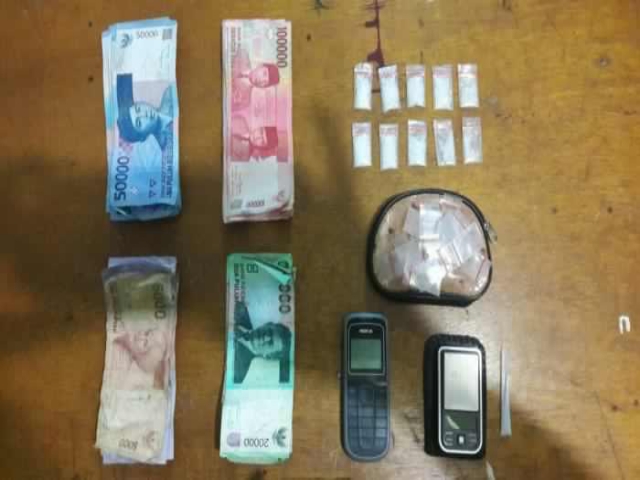 10 Paket sabu dan uang jutaan rupiah Diamankan dari Pengedar di Mandau