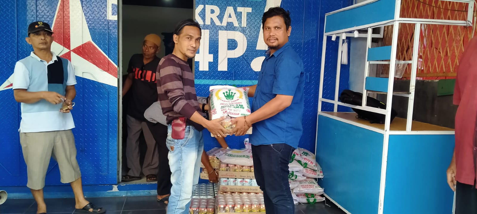 Panglima Gagak Hitam Bagikan Sembako Kepada Pengurus JMSI
