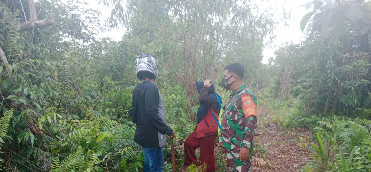 Jelang Akhir Pekan, Sertu Mahyudin Laksanakan Patroli dan Cegah Karhutla