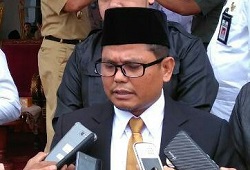 Bawaslu Riau Minta APK Paslon Dicopot Seluruhnya