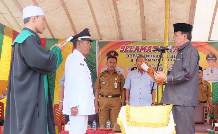 Bupati Inhil Lantik Pj Kades Concong Dalam