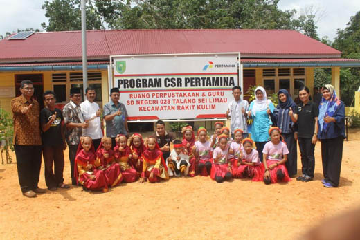 Suku Talang Mamak Dapat Bantuan Fasilitas Pendidikan