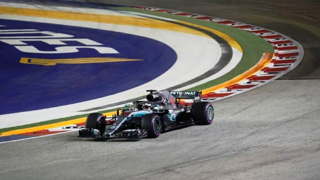 Hamilton Start Terdepan