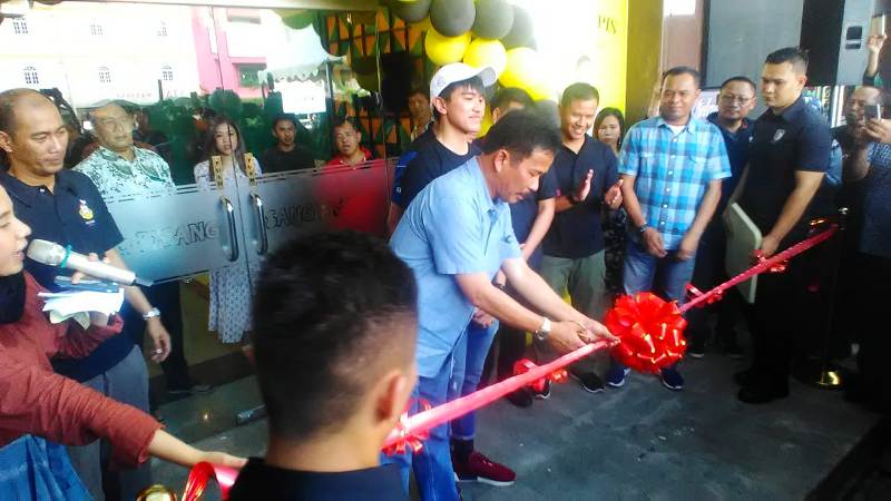 Walikota Batam Resmikan Outlet 'Sang Pisang' Milik Kaesang