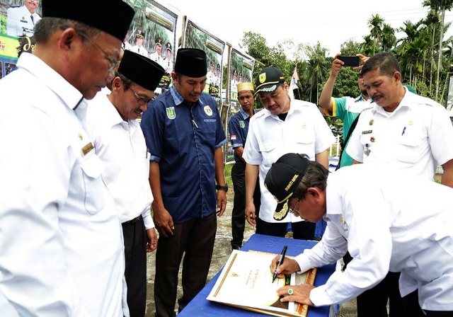 HM Wardan Resmikan Program DMIJ Kecamatan Reteh