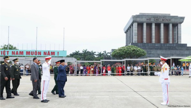 Prabowo Ziarah ke Mausoleoum Tokoh Revolusi Vietnam Ho Chi Minh