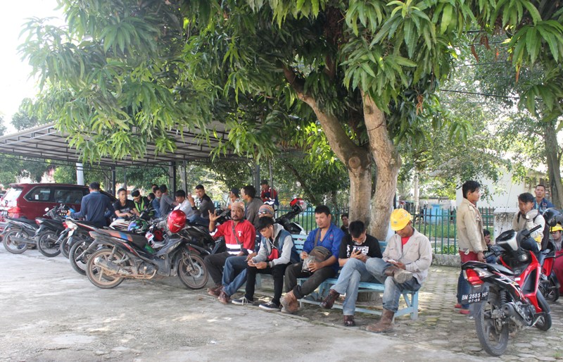 Janji tak Ditepati, Pekerja PT. SNCEC Tuntut Upah Lembur
