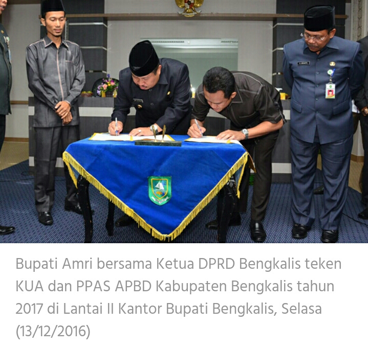 Bupati bersama Ketua DPRD Bengkalis Teken KUA PPAS 2017