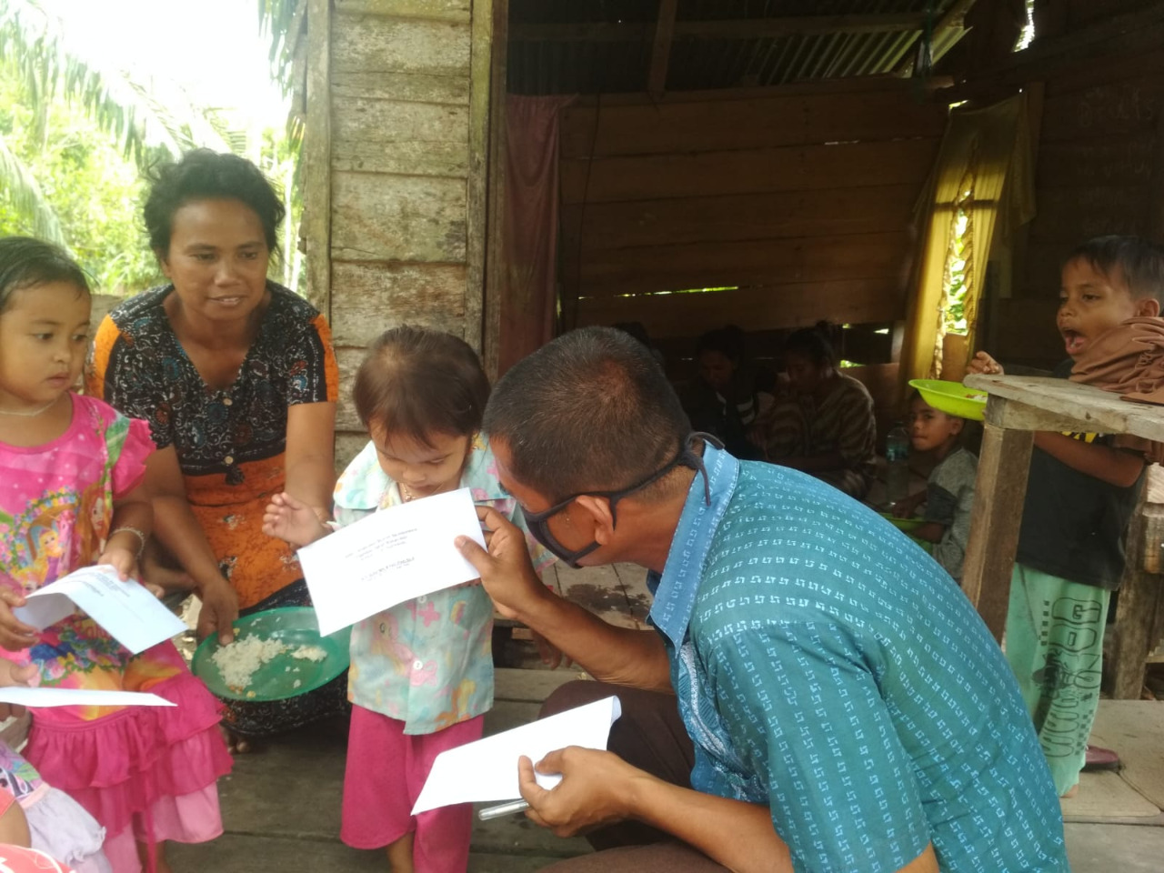 Jadi Anak Yatim Karena Ayah Diterkam Buaya, Orda ICMI Rohil Beri Santunan