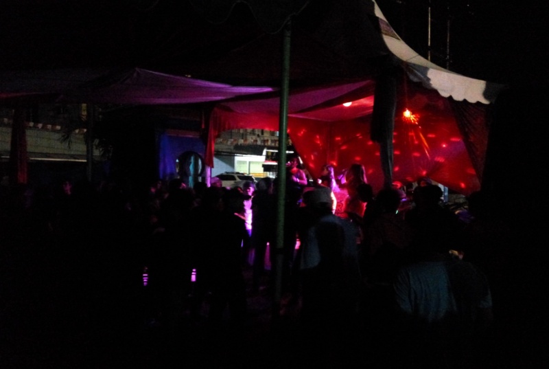 Warga Jl. Pertanian Mengadakan Malam Hiburan Rakyat