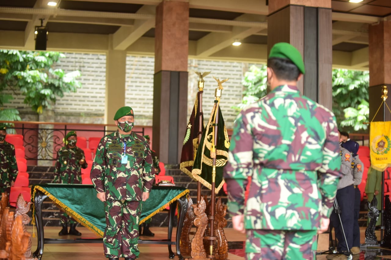 Kasad Terima Laporan Kenaikan Pangkat Wakasad dan 12 Perwira Tinggi TNI AD