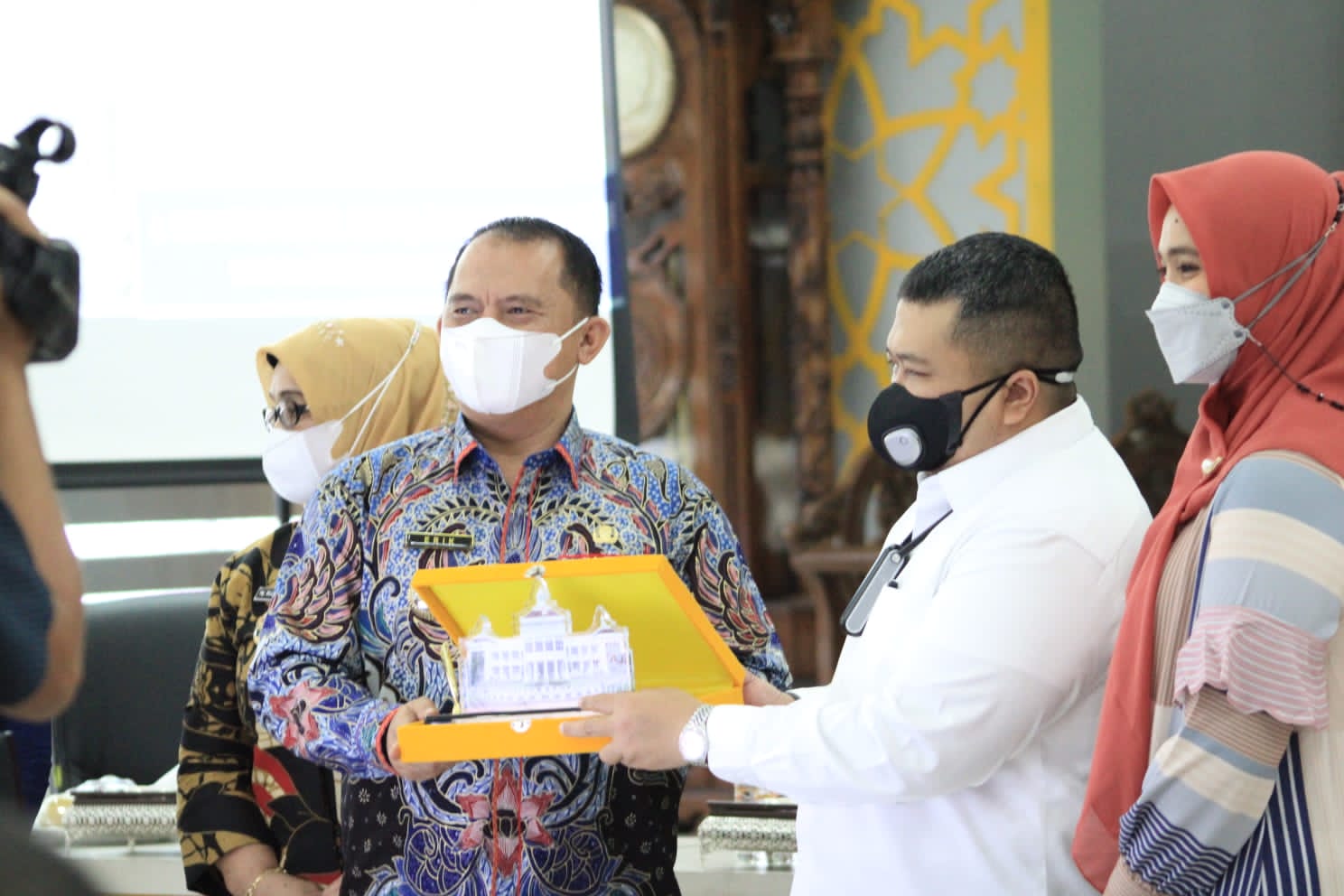 Bupati Labuhanbatu Erik Adtrada Terima Kunjungan Kerja Bupati Tapsel