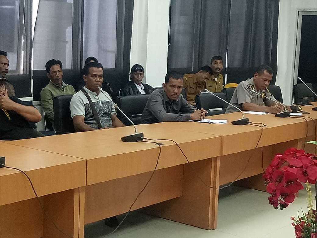 Mediasi Pilkades Sei Sanggul Dihadiri Plt Kadis PMD dan Camat Panai Hilir