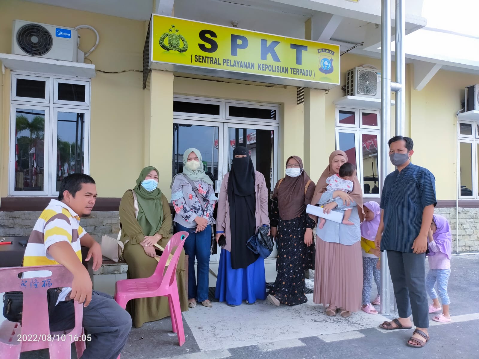 Ibu-ibu Datangi Polres Dumai, Diduga Ditipu Hingga Puluhan Miliar Rupiah