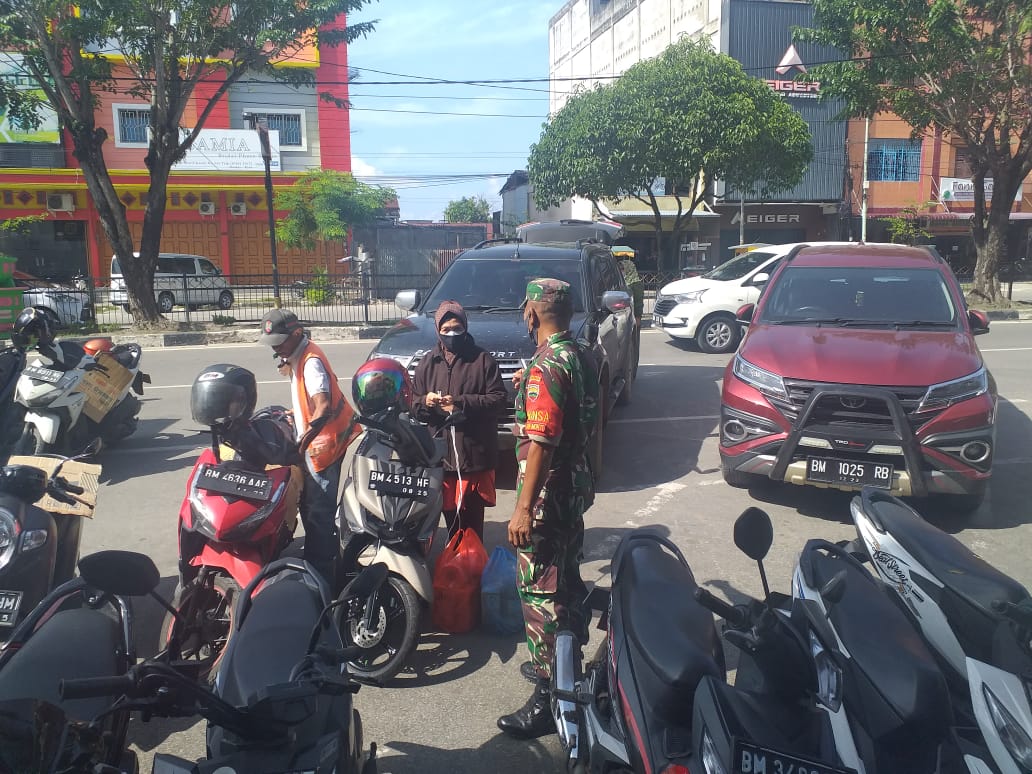 Semangat Bulan Puasa, Sertu Arjuna Endar Laksanakan Sosialisasi Pencegahan Covid-19