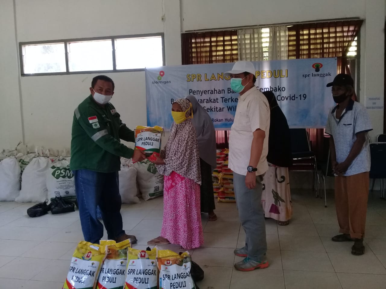 SPR Langgak Berbagi dengan Warga Tandun dan Anak Yatim