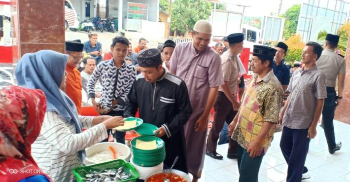 Polsek Tanjungpinang Barat Gelar JUM’AT SEDEKAH