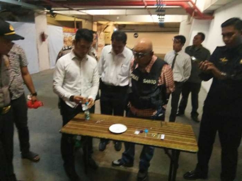 Polisi Amankan Lima Pria dan Dua Wanita Diduga Pesta Narkoba