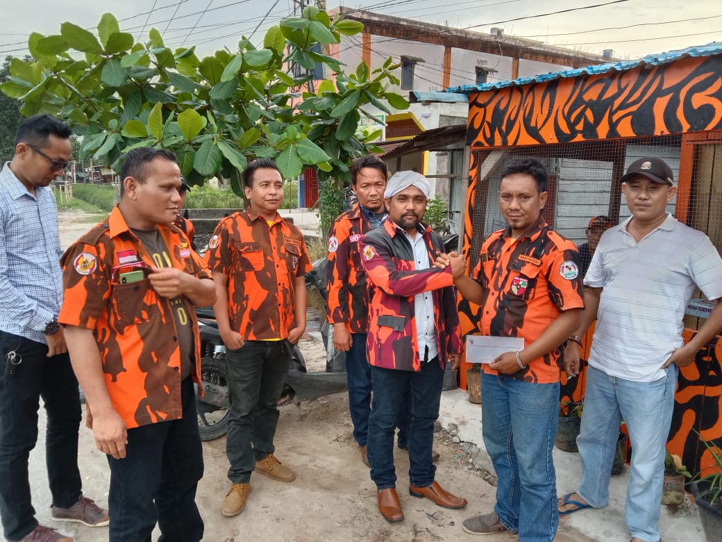 PAC PP Dumai Timur Menyerahkan Bantuan ke Ranting Jaya Mukti
