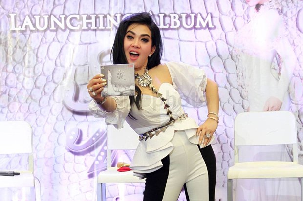 Syahrini Siapkan Konser Satu Dekade