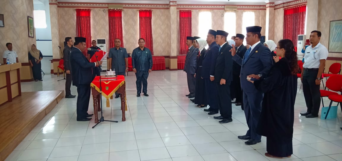 Wabup Rohil Lantik 11 Pejabat Ka. UPT, Kasubag TU UPT dan Kepsek
