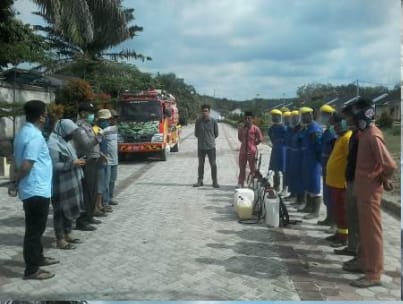 PT Musim Mas Semprot Desinfektan di Pemukiman Warga Antisipasi Penulatan Covid19