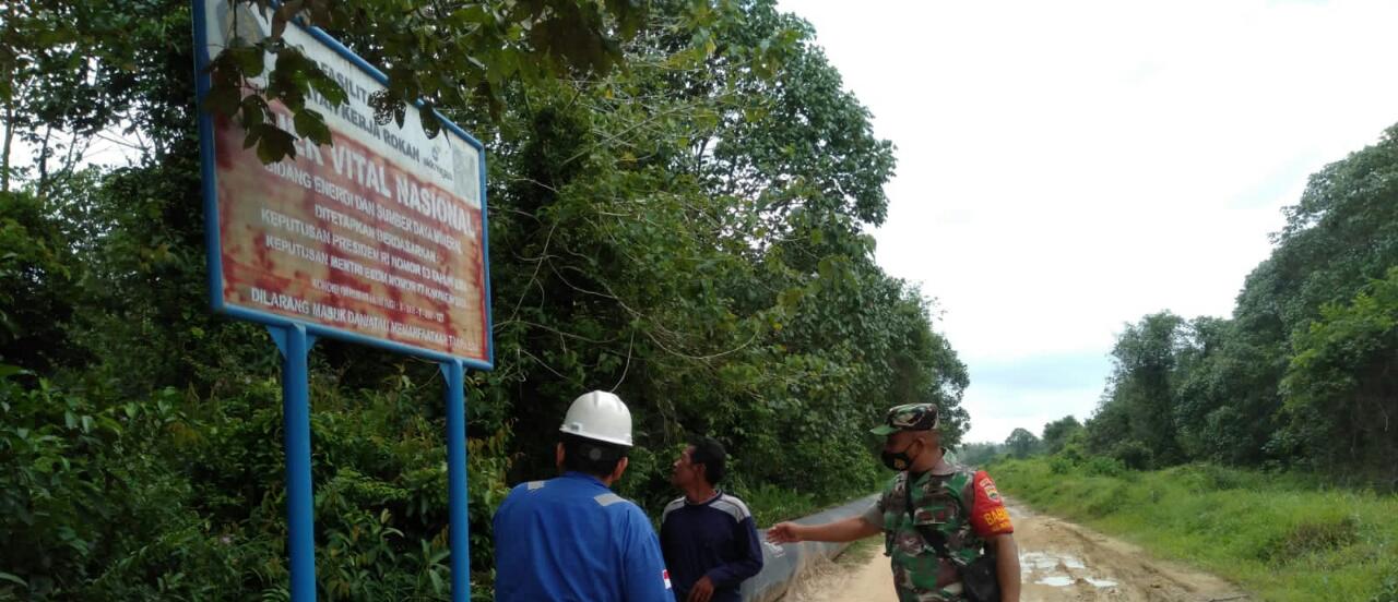 Pastikan Kemanan, Serka Fahrizal Purba Lakukan Patroli