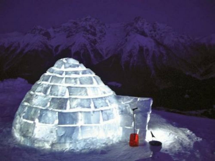 Sepasang Kekasih Bangun Hotel Igloo Romantis di Swiss, Hasilnya Bikin Histeris