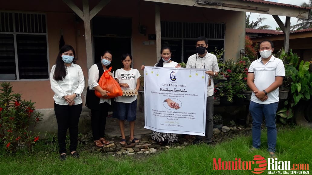 GPdi Jemaat Efrata Dumai Berikan Bantuan Sembako