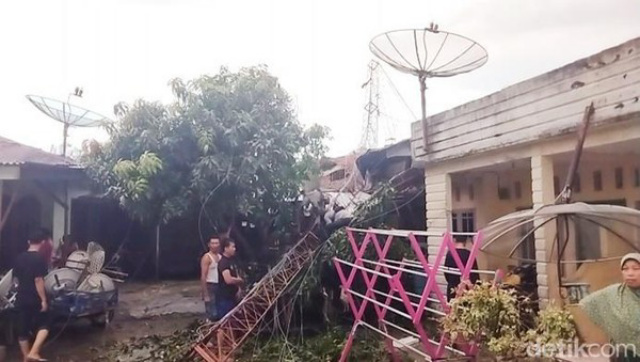 Hujan dan Angin Kencang di Kisaran, Atap Rumah Warga Beterbangan