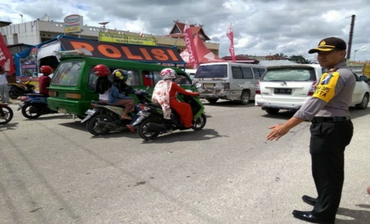 Wakapolresta Pekanbaru Turun Langsung Mengatur Perkembangan Arus Mudik