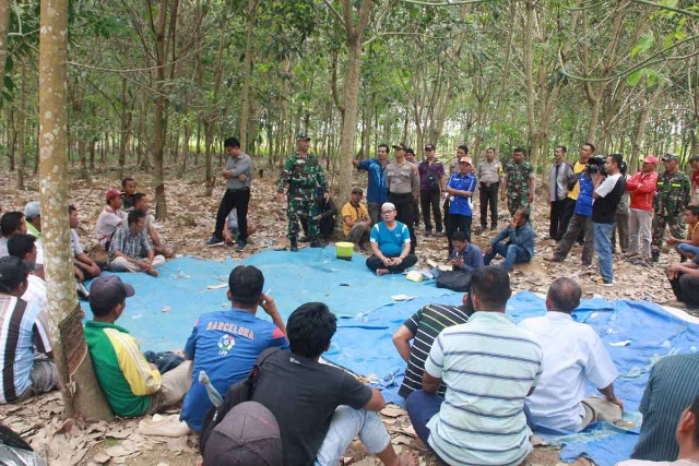 Ratusan Masyarakat Rantau Kasai Tolak Keberadaan HKM