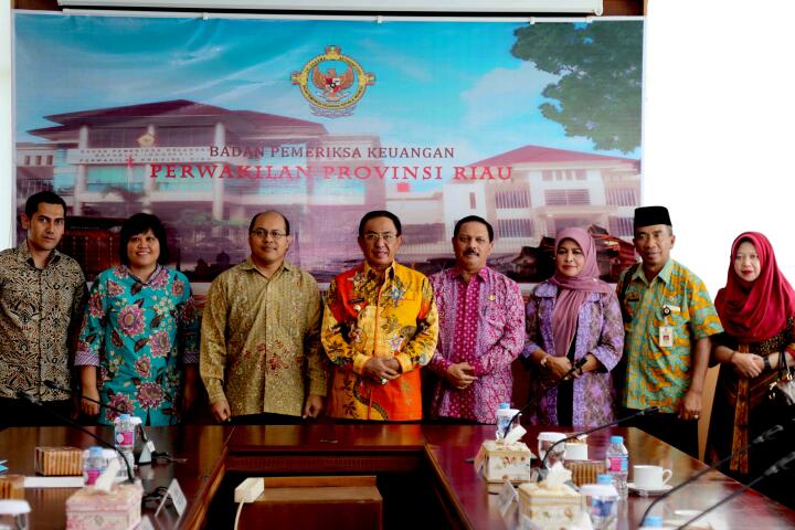 Bupati Wardan Serahkan Laporan Keuangan Unaudit Ke BPK