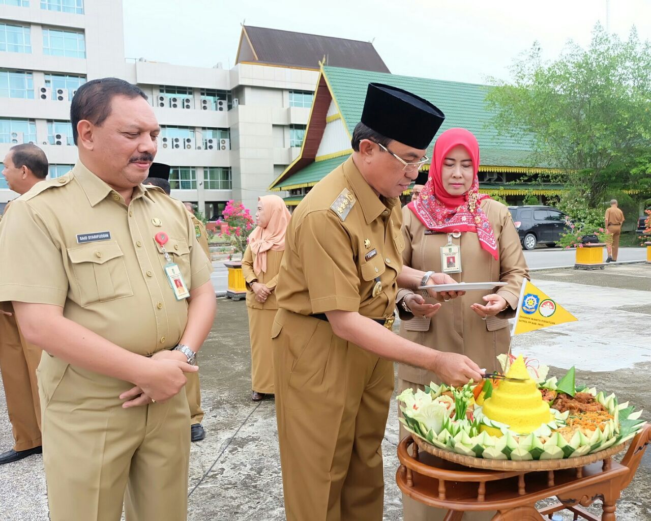 Apel Gabungan Awal Tahun, Bupati Inhil Imbau Jajaran Pemkab Jaga Konsistensi Kinerja Positif