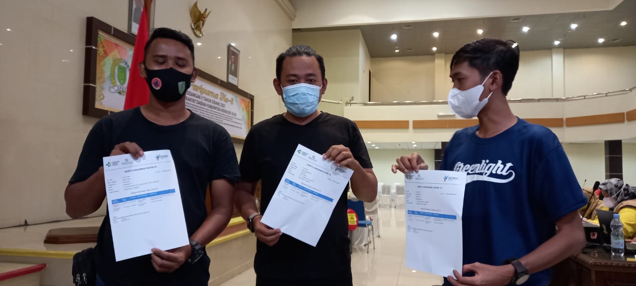 Lawan Covid-19, PWI Inhil Demokan Vaksinasi