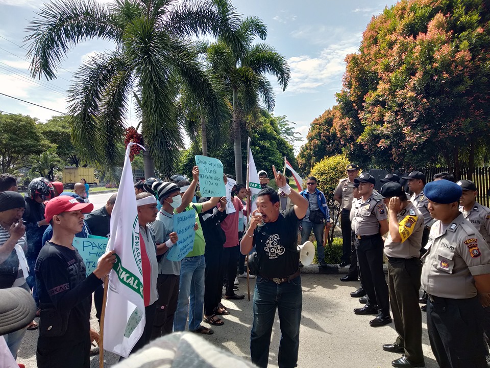 Lanjutkan Aksi Membela Tenaga Kerja Lokal, FAPTEKAL Dumai: Mana Yang Mau Kami Percaya ???