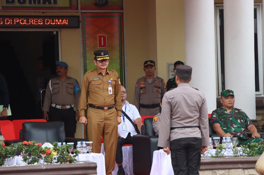 Sekda Dumai Pimpin Upacara HUT Satpam Ke-42