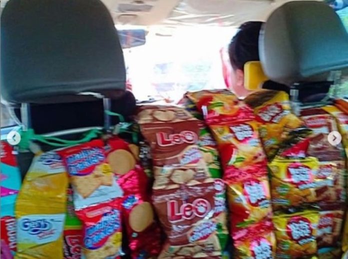 Driver Taksi Online Sediakan Camilan Gratis untuk Penumpang