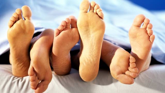Gila! Anak Kandung Sendiri Diajak Seks Threesome